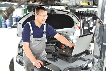 Kundendienst am Fahrzeug