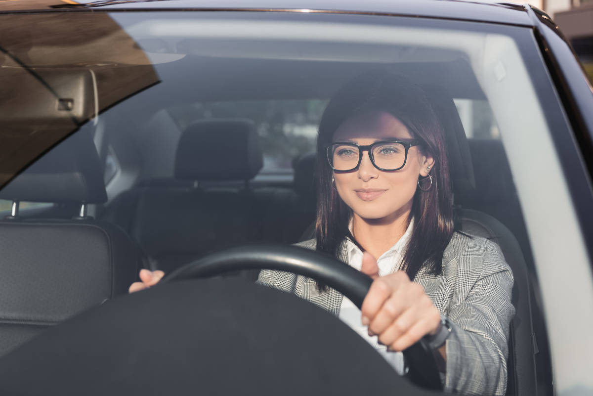 Autofahrerin Frontscheibe